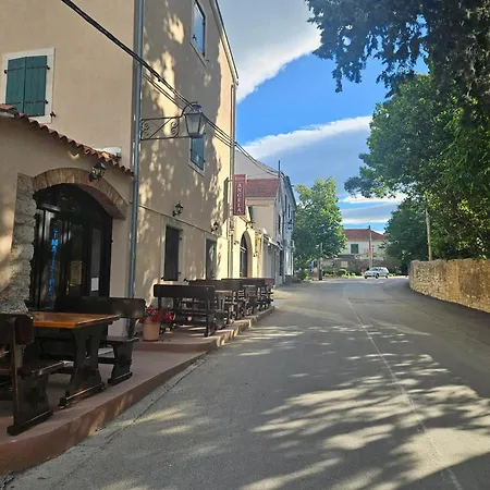 Mobile Nela Sveti Filip i Jakov