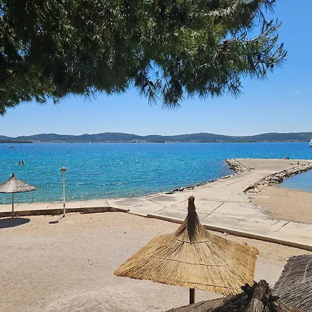 Mobile Nela アパート