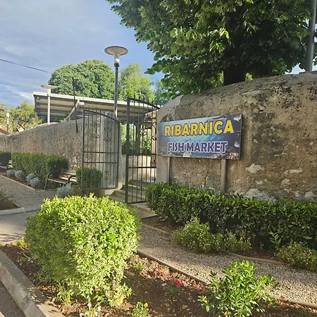 Mobile Nela アパート スベティ・フィリップ・イ・ヤコブ